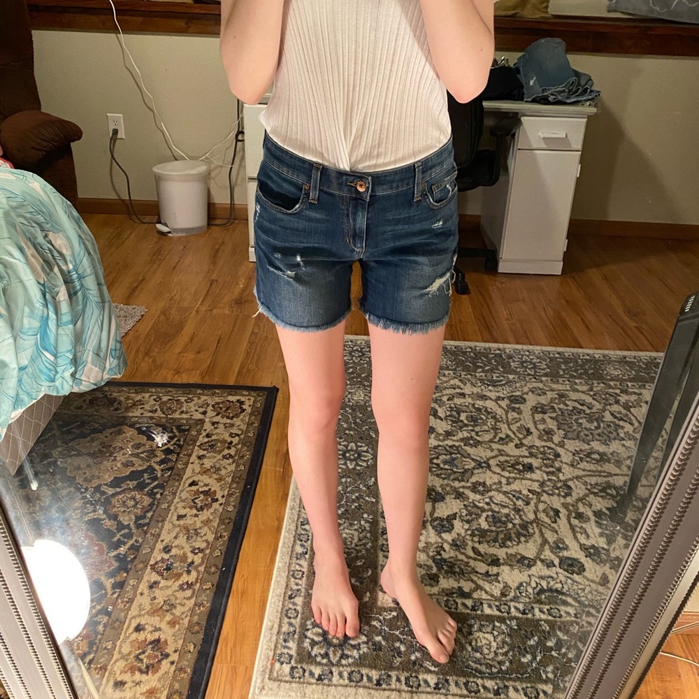 Joe’s cut off short size 28